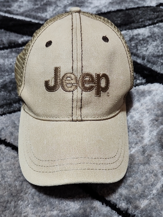 Jeep Gear Other - JEEP EMBROIDERED TAN/KHAKI MESH TRUCKER CAP HAT